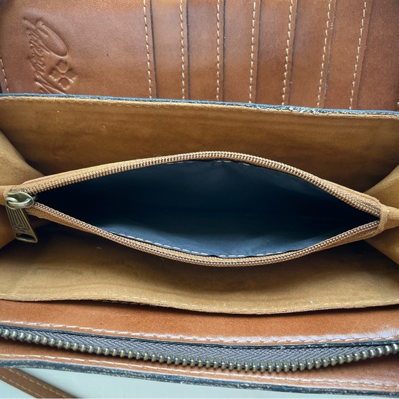 Patricia Nash Bags Patricia Nash Azario Leather Crossbody Organizer Wallet Map Designed